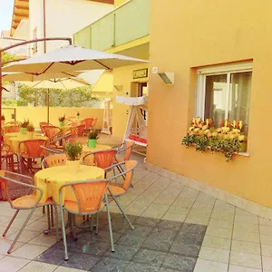 https://hotel-zenit.riccione-hotels.org